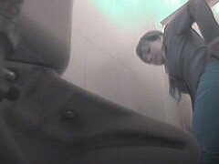 #1 Pee Girls Video Sample